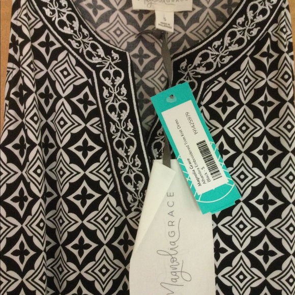 NWT     Magnolia Grace Alhambra Embroidered Trim Knit Dress - Picture 3 of 3